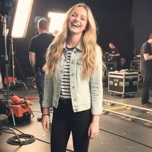 AEROPOSTALE WOMENS HIGHLY BLEACHED AND DISTRESSED TRUCKERS JACKET 6 BUTTON FRONT